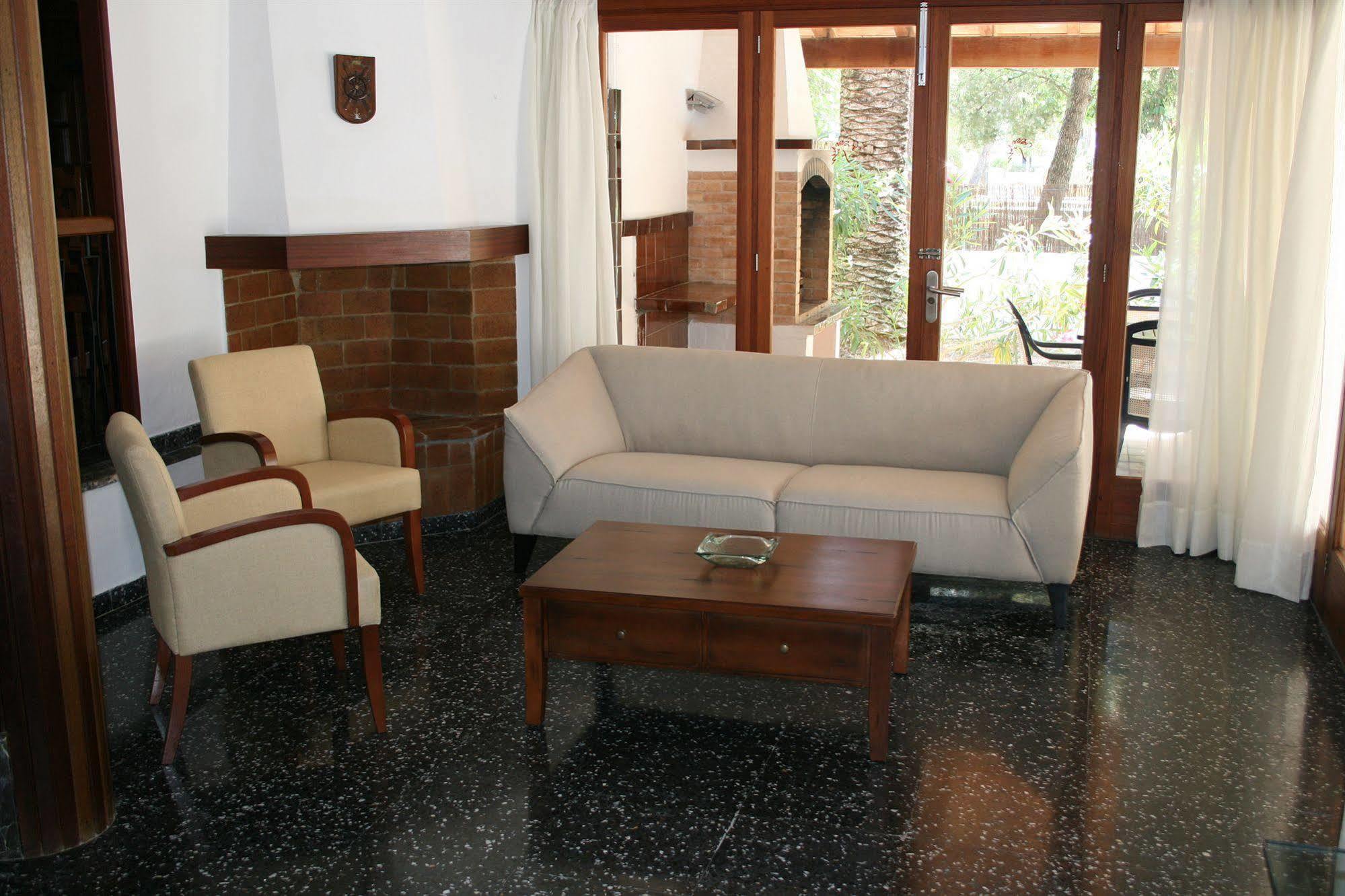 Villa Cabot Borras *